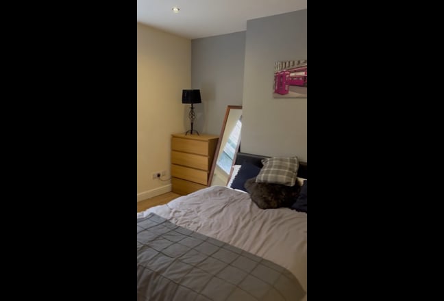 Ensuite Room Close to City Centre Main Photo