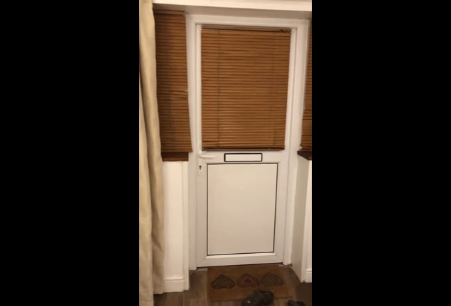 Small studio for rent near Hanger Lane station Main Photo