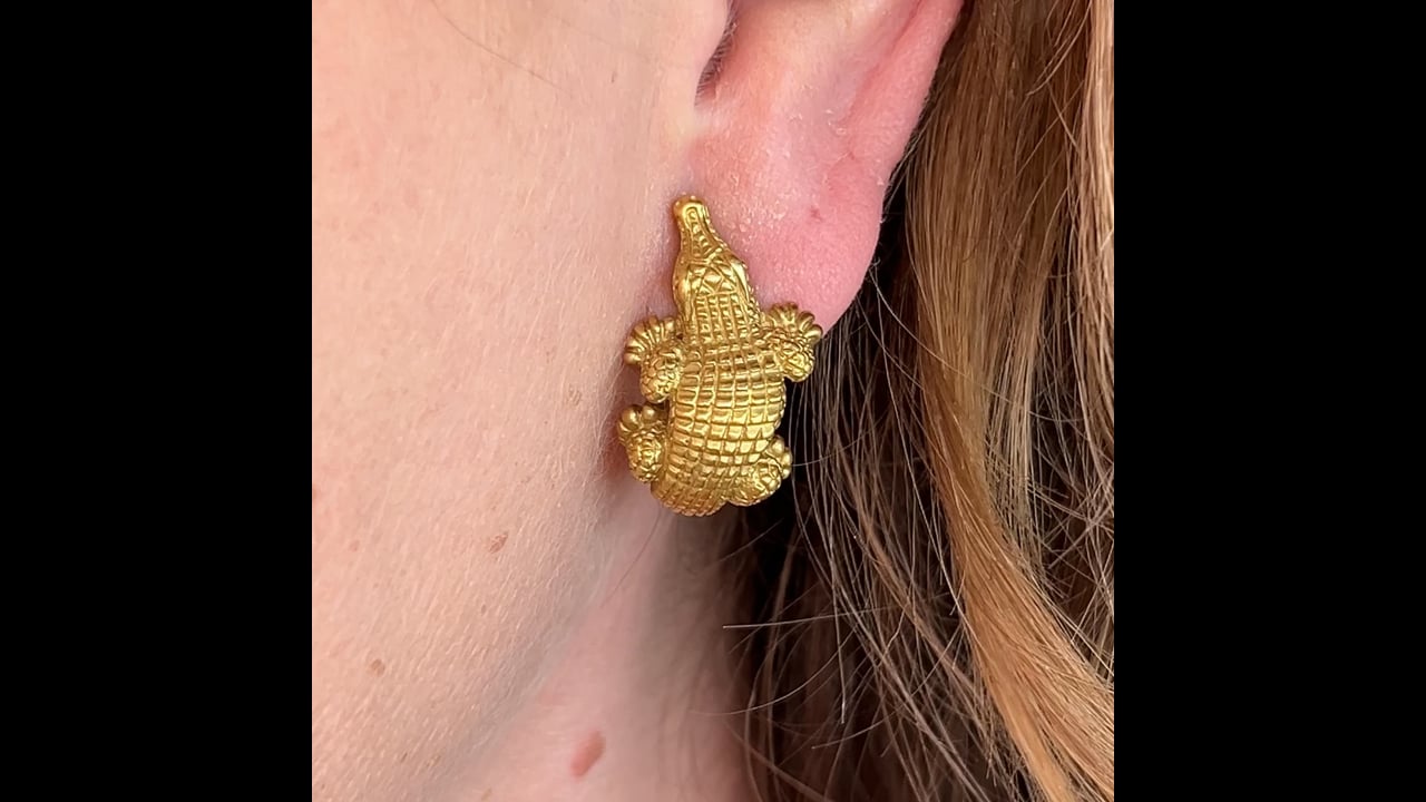 Kieselstein-Cord Alligator Earrings in 18k Yellow Gold – Filigree