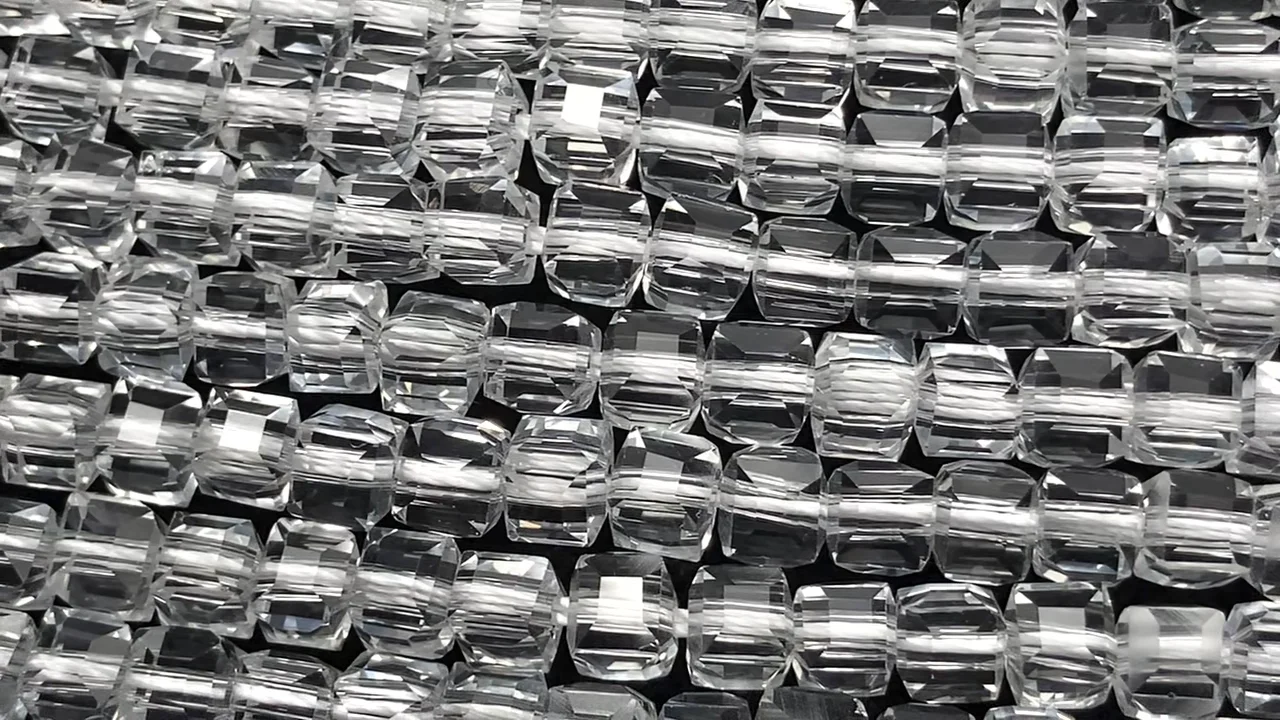 クリスタル(溶錬水晶) キューブカット4.5×4.5×4.5mm 1連｜天然石ビーズ