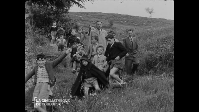 [Film de famille Joyes : école maternelle + fête 1953] - Extrait 2