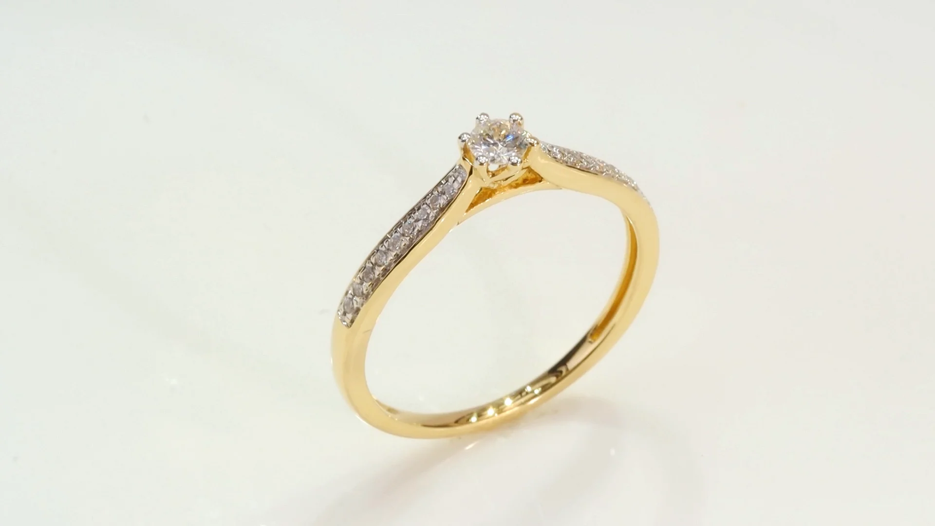 Pierścionek zaręczynowy z diamentami z żółtego złota Ventego