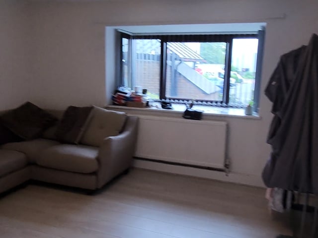 1 bedroom to let in 3 bedroom apartment  Main Photo
