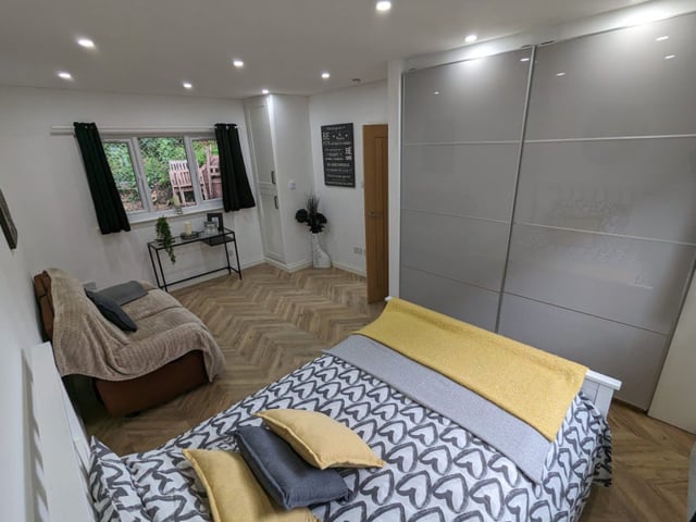 Luxury Private Studio/Kitchen/Shower Room/Garden😊 Main Photo