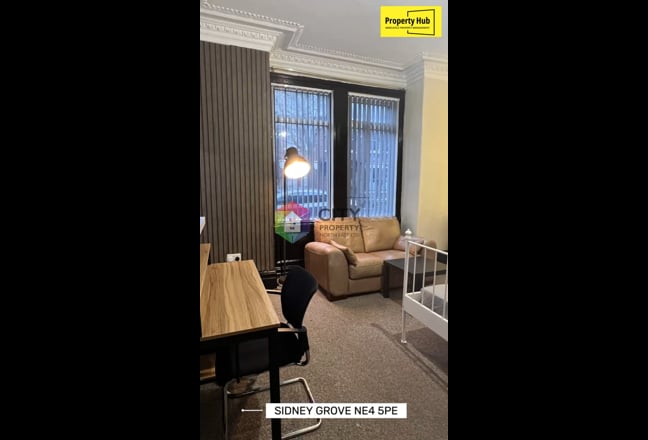 Room Near Town(Bills and Cleaners Are Included) Main Photo