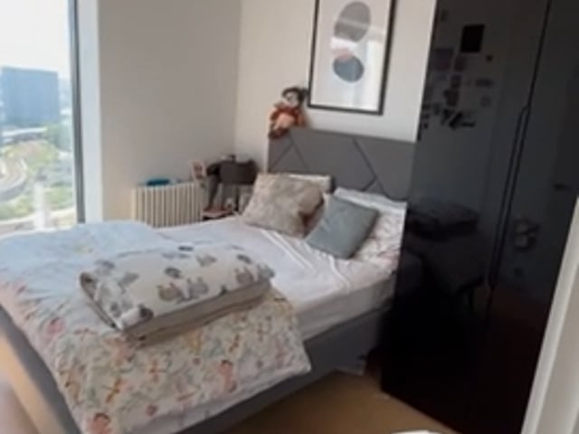Modern Bedroom in a luxury flat Main Photo