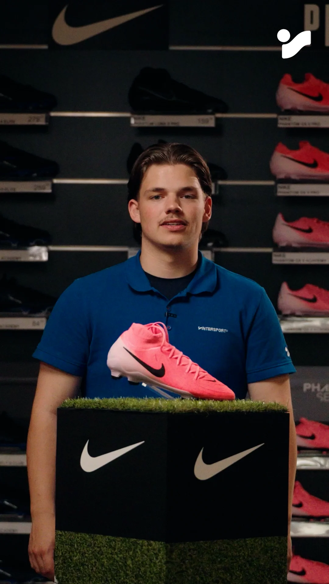 Nike trend 218 store