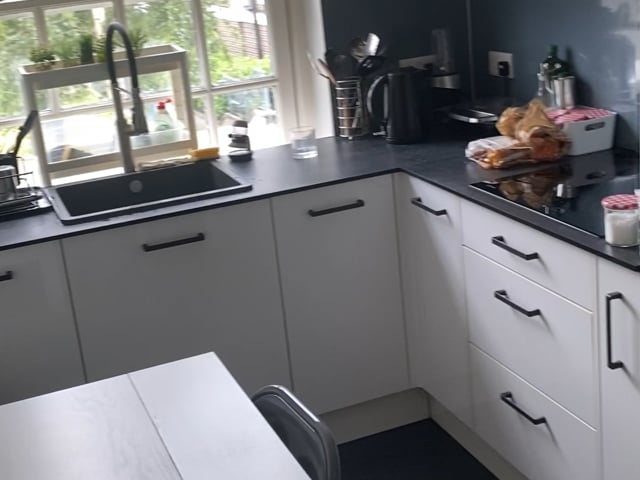 Double room in new renovated flat in White City Main Photo