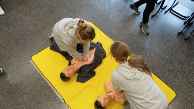 Wiederbelebungsunterricht an Schulen: Darum ist er sinnvoll