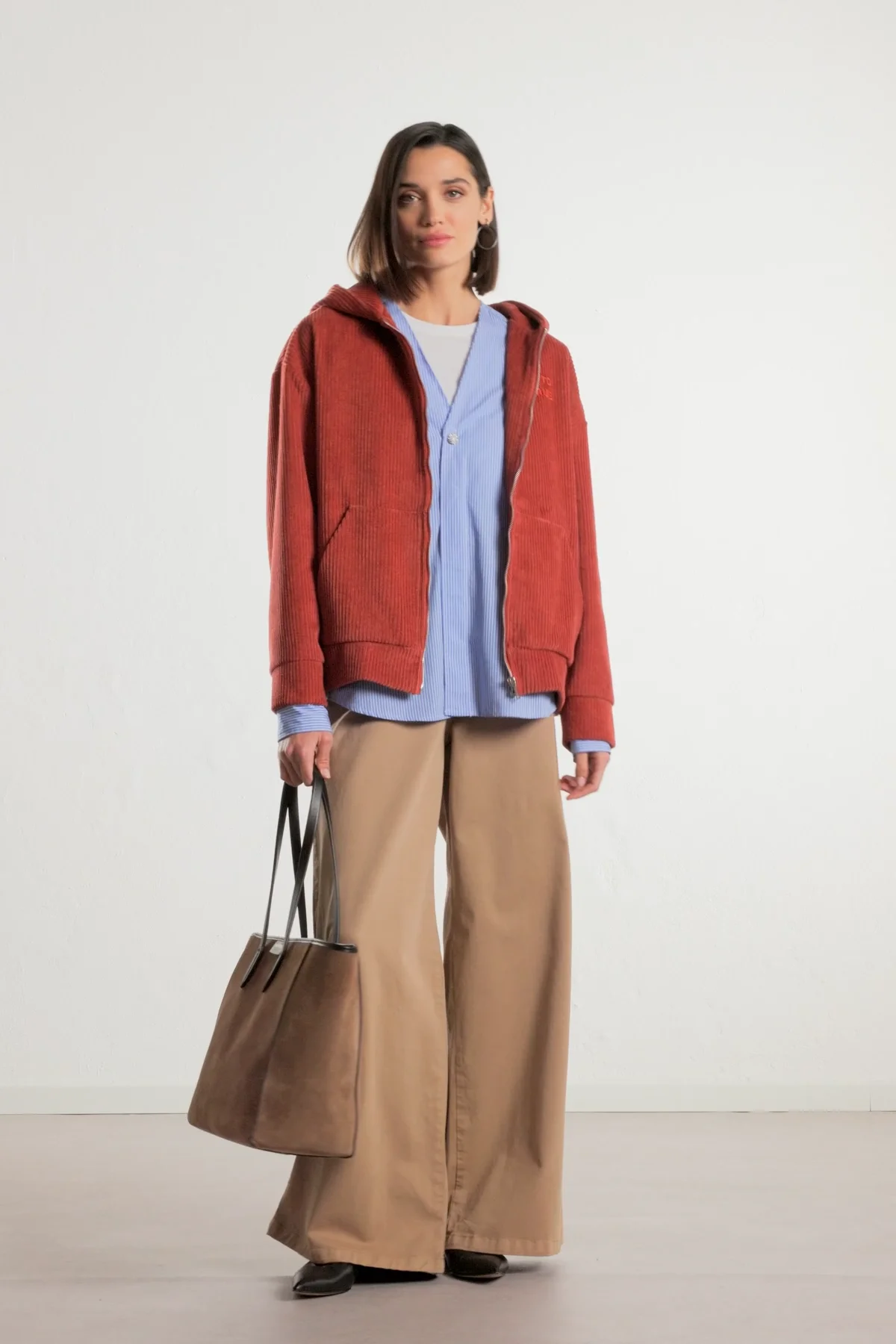 LOOK 023