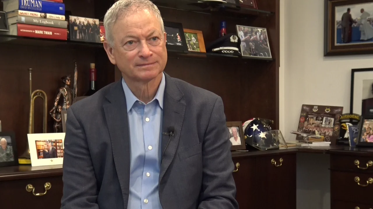 Gary Sinise and Moira Harris - Terminator Rise - 12, image size:1280x720