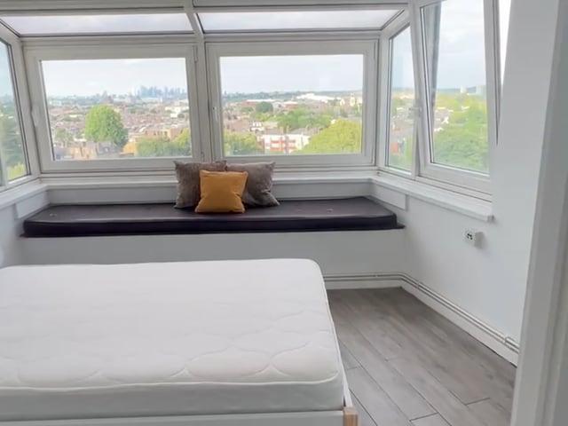 Room with a beautiful view in Clapham Main Photo