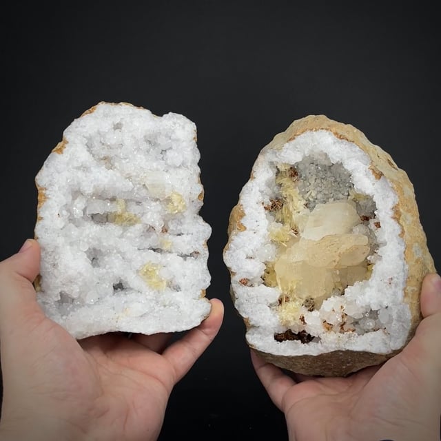 large Quartz geode with Calcite, Baryte & Dolomite