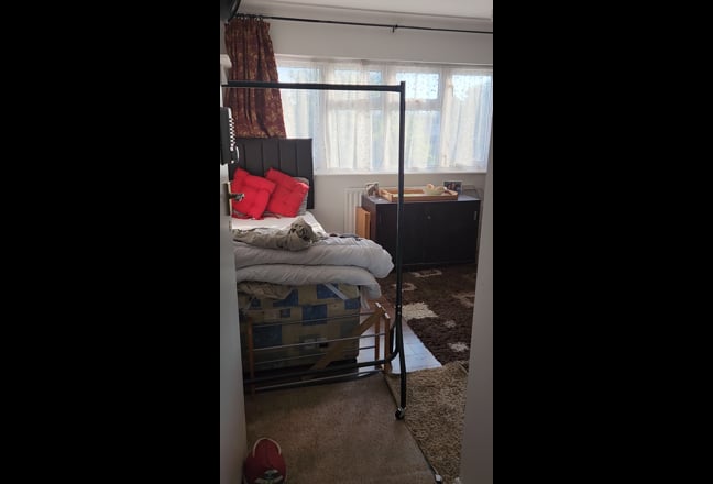 Large Double room for rent to single lodger Main Photo