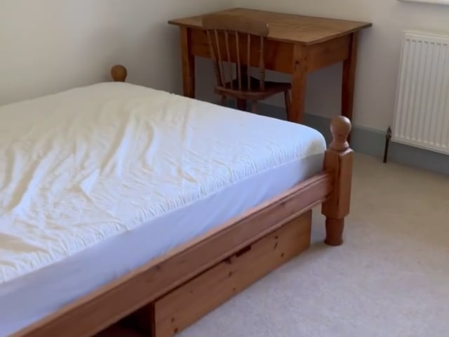 Double room available in shared house  Main Photo