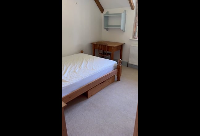 Double room available in shared house  Main Photo