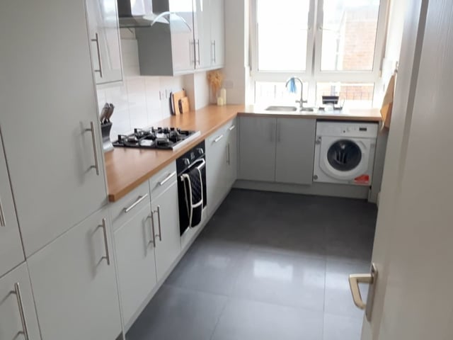 COUPLES room for rent w/ ensuite in Putney  Main Photo