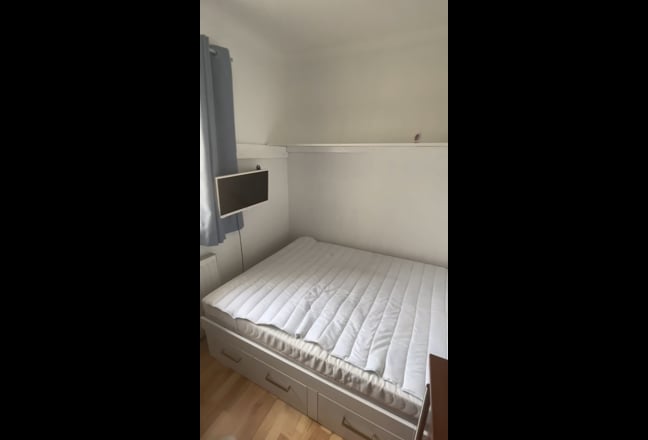 Looking for a female renter and non smoker Main Photo