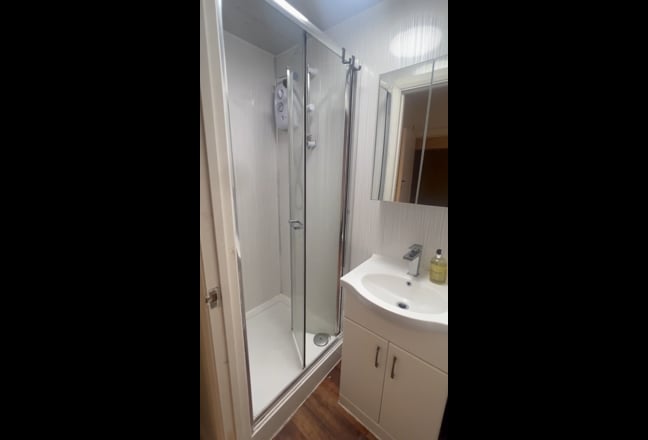 Video 1: Room 1: £231pw with bills included. (Available NOW)