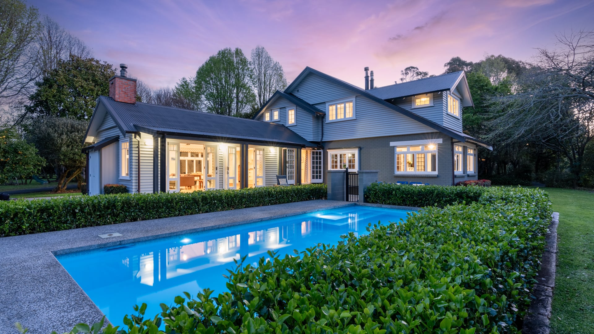 Private rural retreat, character home + cottage