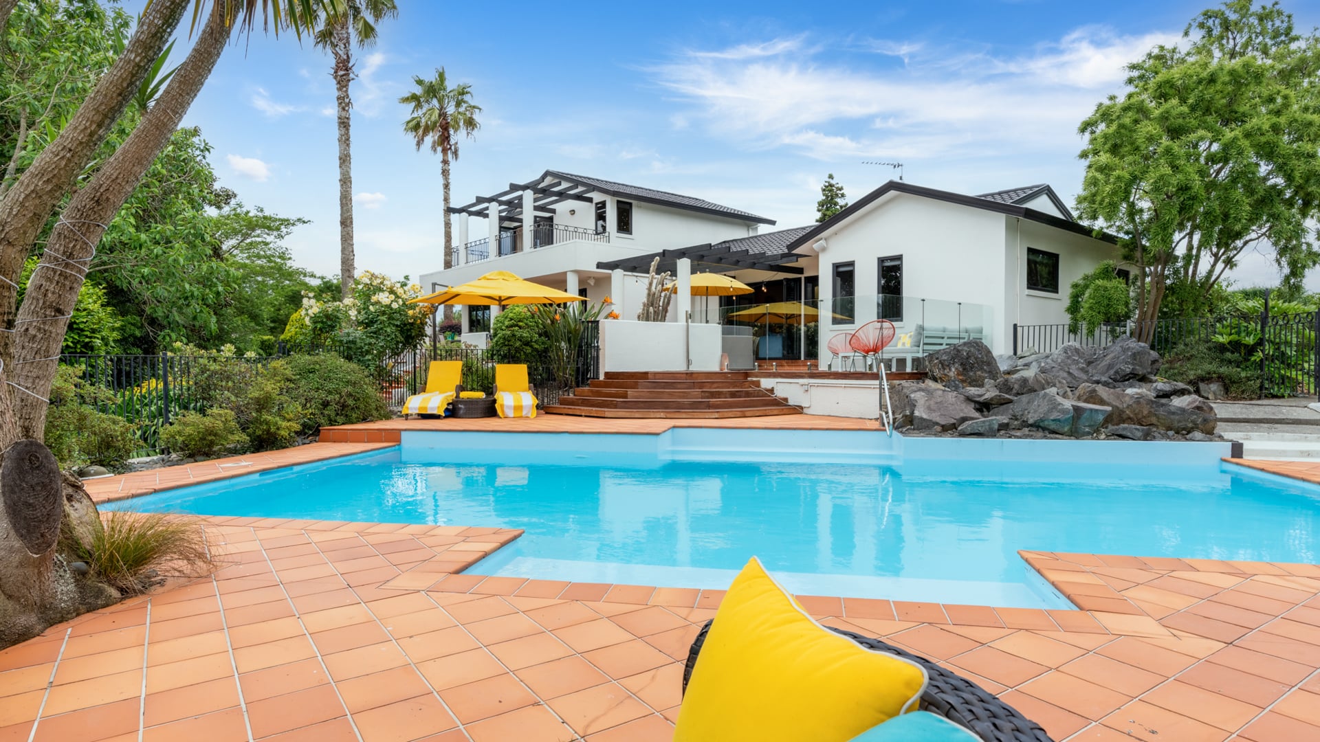 All in One - Lifestyle Business & Luxury Living