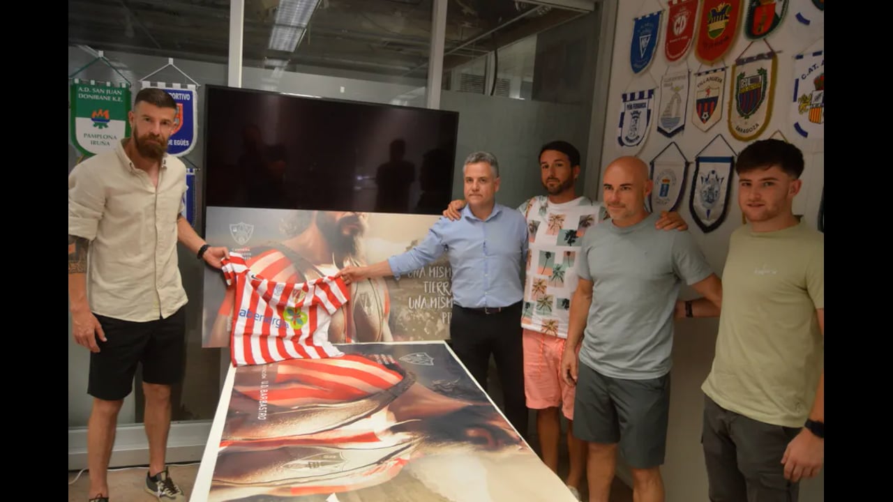 PRESENTACIÓN DEL EQUIPO TÉCNICO DE LA UD BARBASTRO PARA LA TEMPORADA 2024-2025