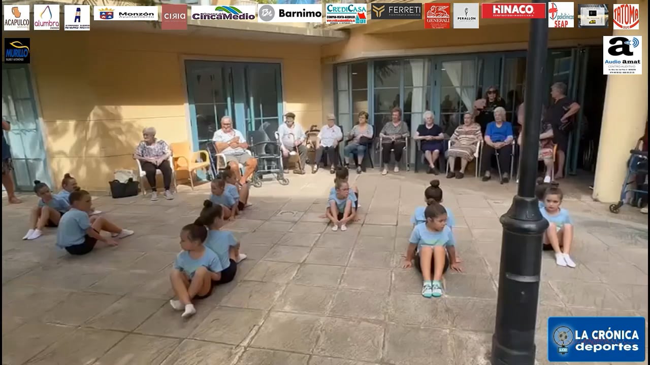 ACTUACIÓN  DEL  CLUB  RÍTMICA MONZÓN  EN  LA  RESIDENCIA  RIOSOL