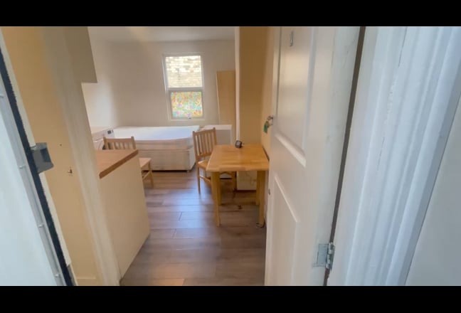 Studio flat to rent in  holloway road Main Photo