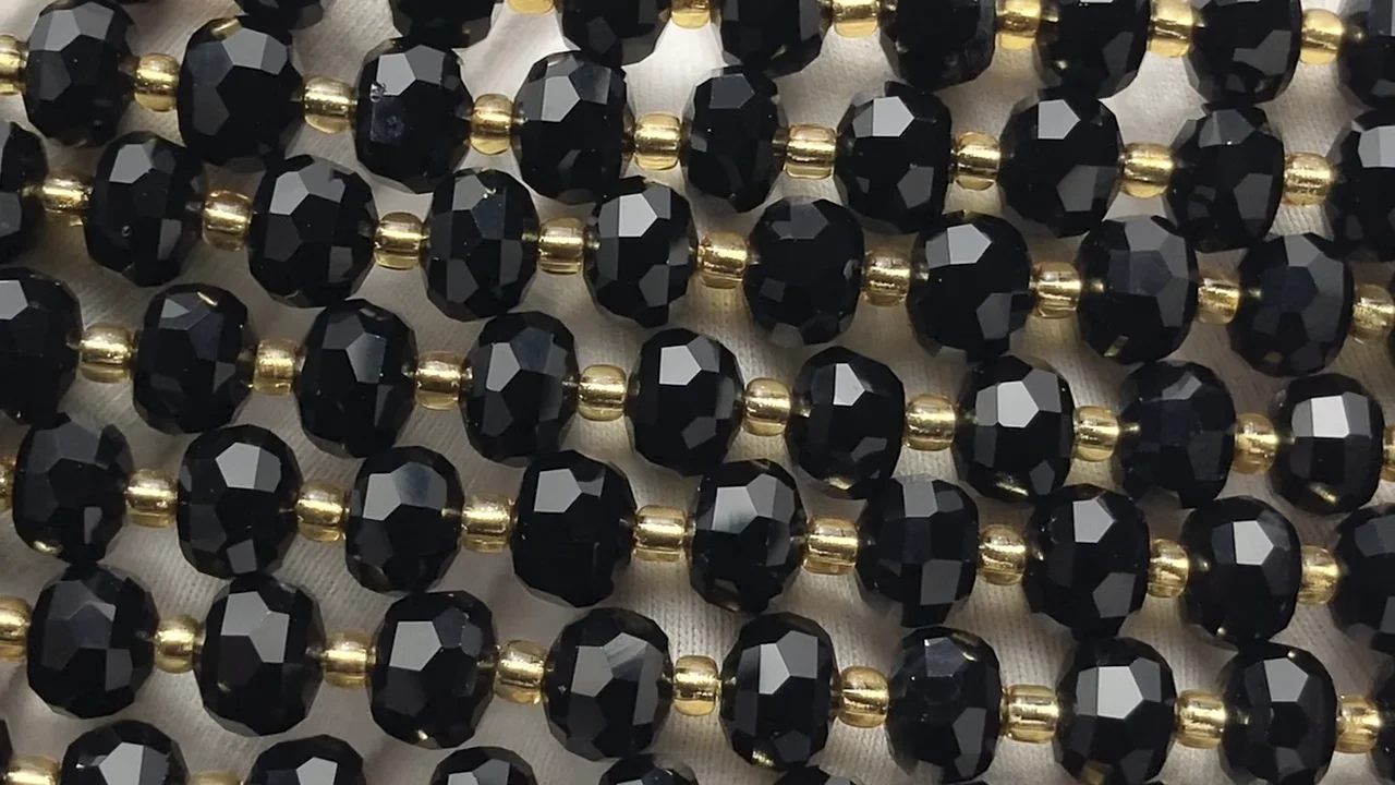 オニキス ボタンカット8×8×6mm 1連｜天然石ビーズの卸問屋・通販