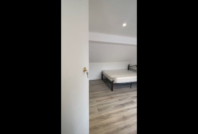 Double Studio Room & En-suite - Orpington Main Photo