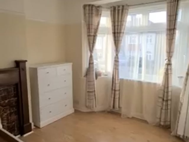 Large room in a quiet residential lewisham area  Main Photo