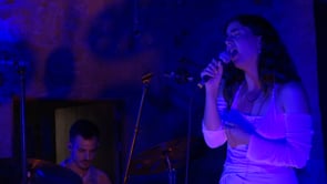 Júlia Colom enlluerna l'Alfolí en l'estrena del cicle d'estiu de Portalblau