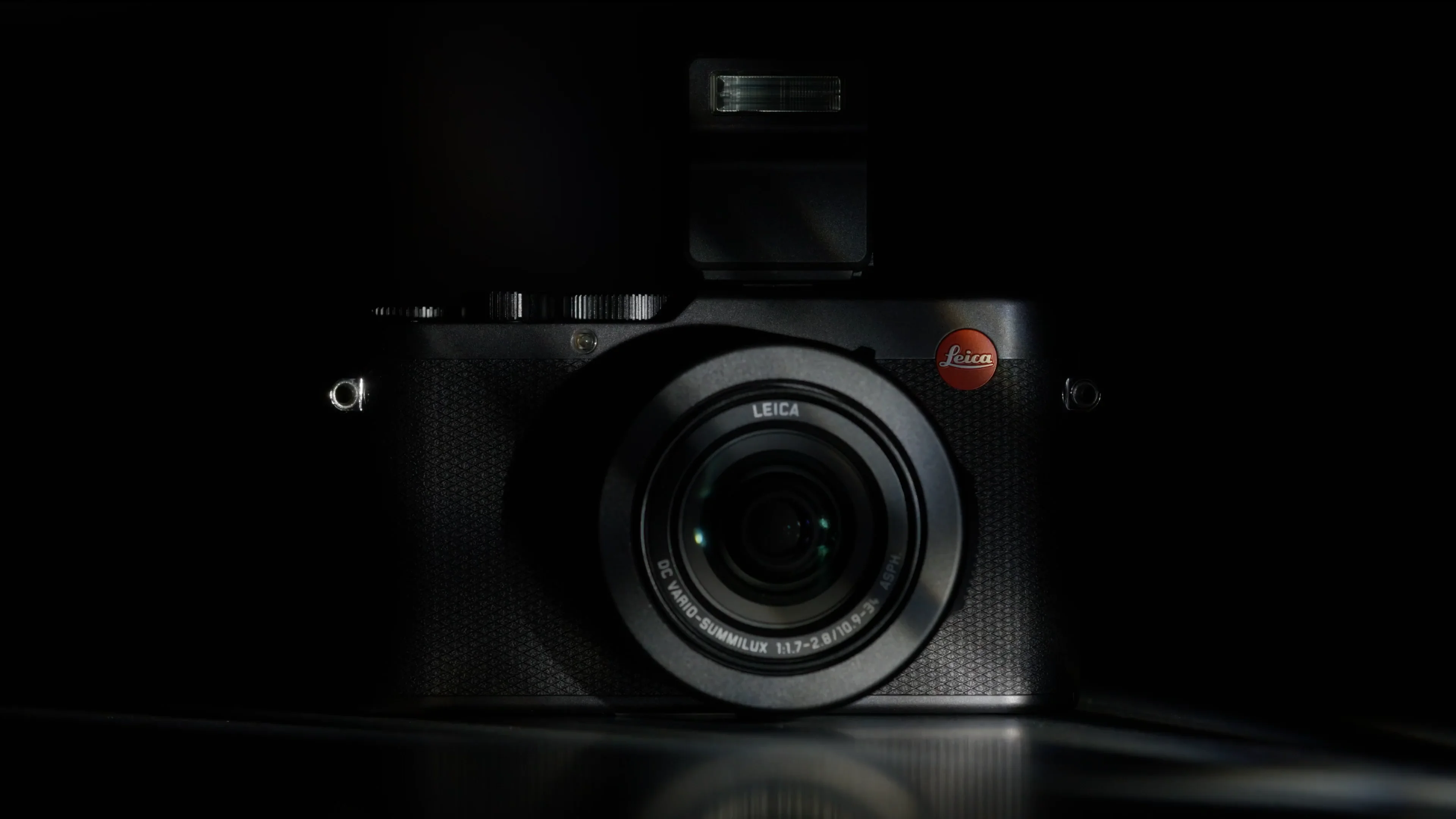 Leica D-Lux 8