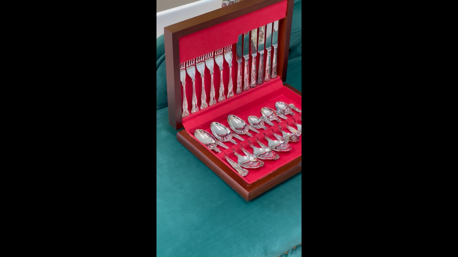 Set Di 24 Posate, Cucchiaio E Forchetta Per La Cena Placcati In Argento In Scatola Di Legno