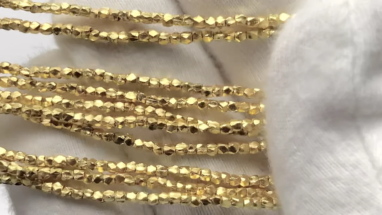 動画】カレンシルバー キューブカット1.3×1.3×1.3mm 18KGP 1/8連