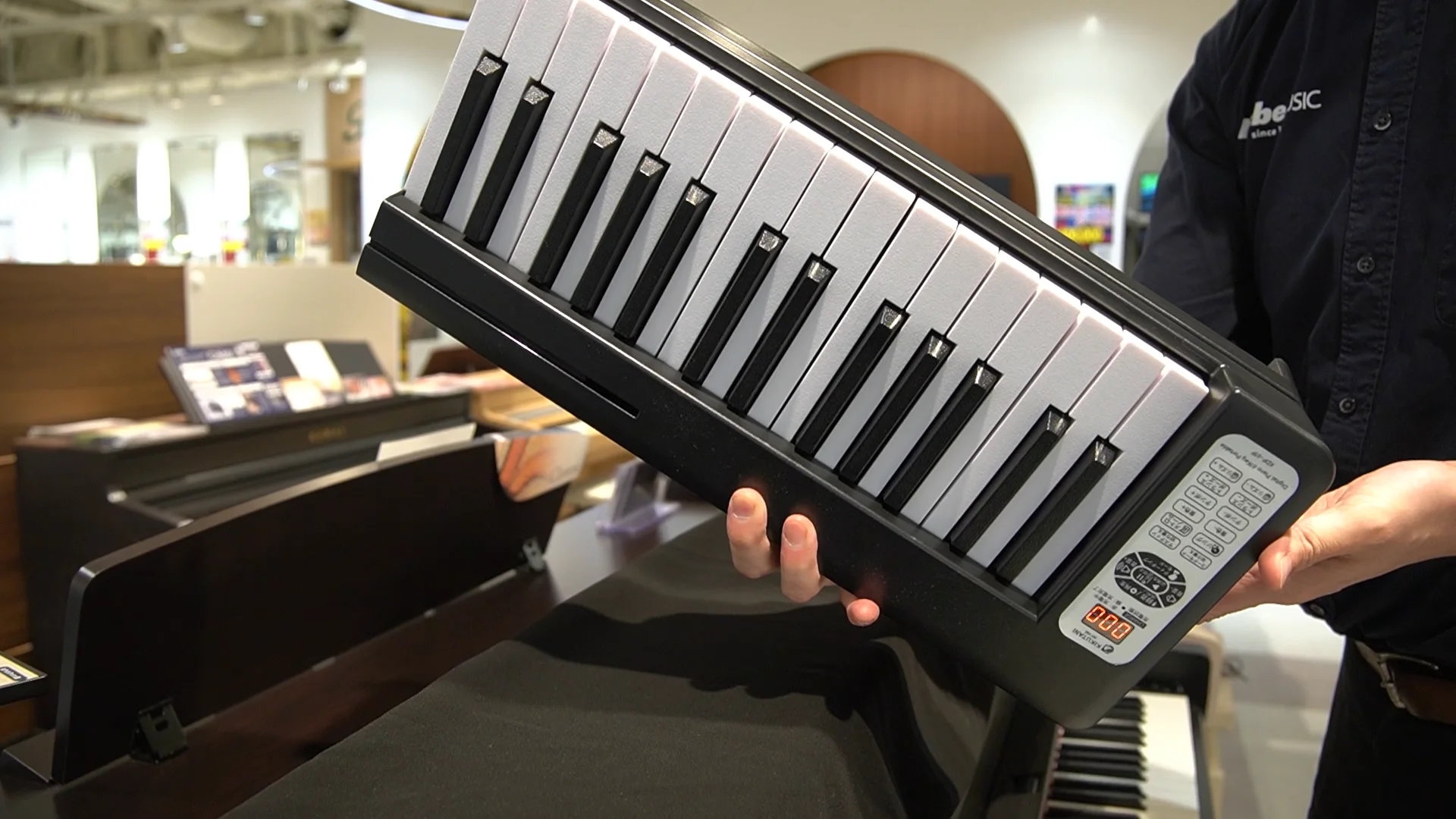 鍵盤堂✕あのぴあの presents 夏休み！旅のお供に最適な楽器特集