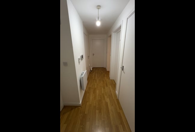 Room For Let - Short Walk to DLR/ Bills Included  Main Photo