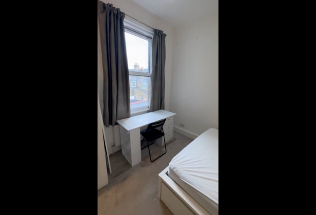 Cosy Double Bedroom in Tooting SW17  Main Photo