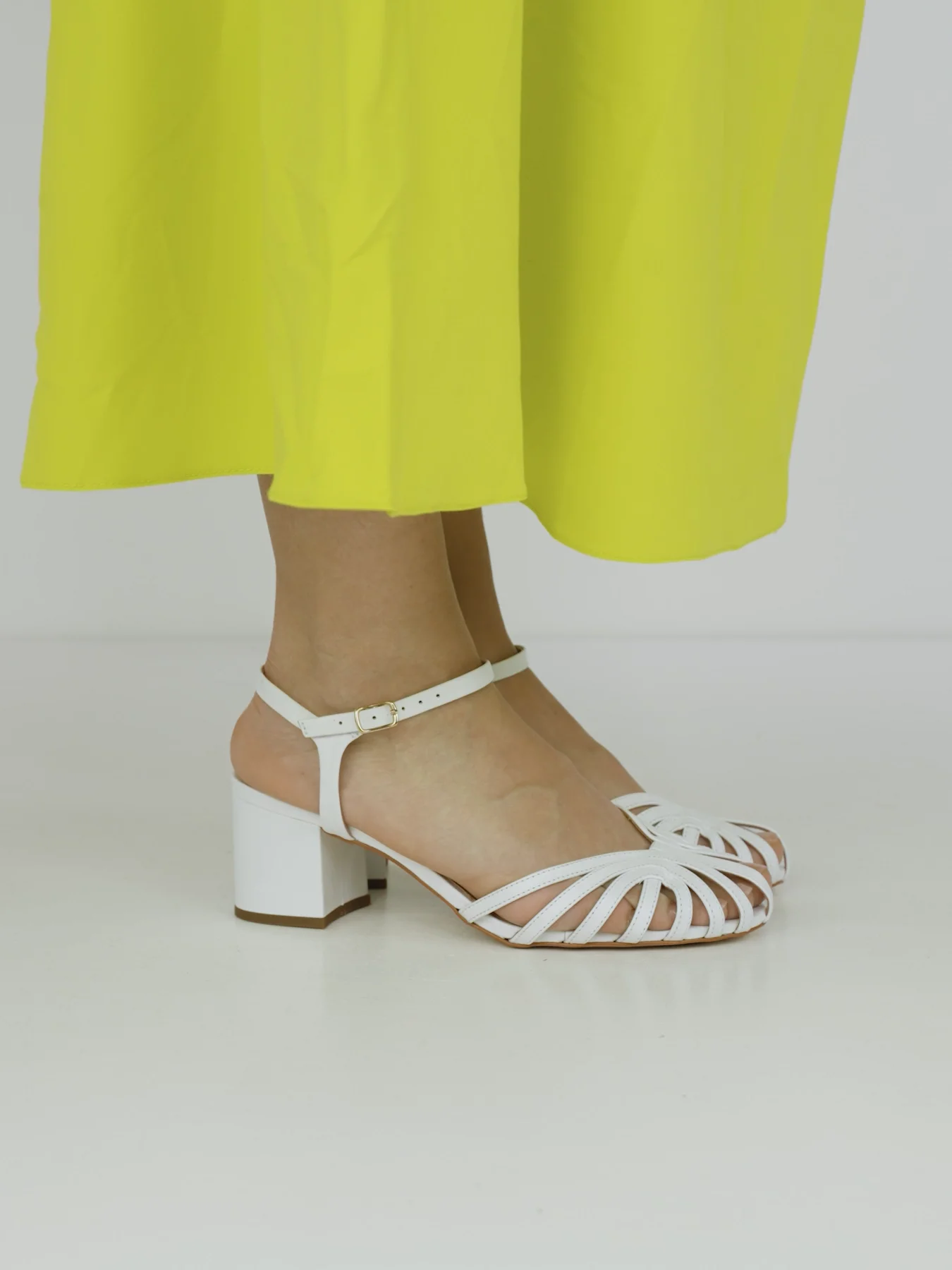 Sandali In Pelle Bianchi Per Bambini - Con Intreccio E Chiusura Regolabile, Comodi E Resistenti - Foto 2