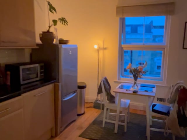 1 Bed Flat on Lavender Hill - flexible move in Main Photo