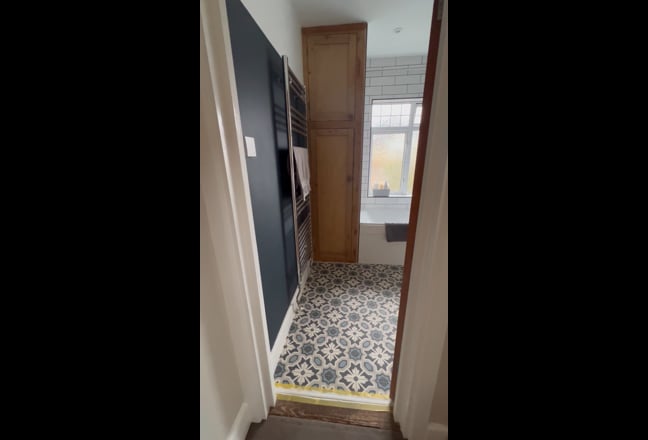  Large Double Room  -  Upper Shirley Main Photo