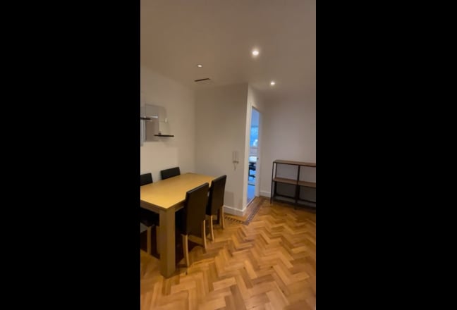 Stunning 2 Bedroom Penthouse Available for LET  Main Photo