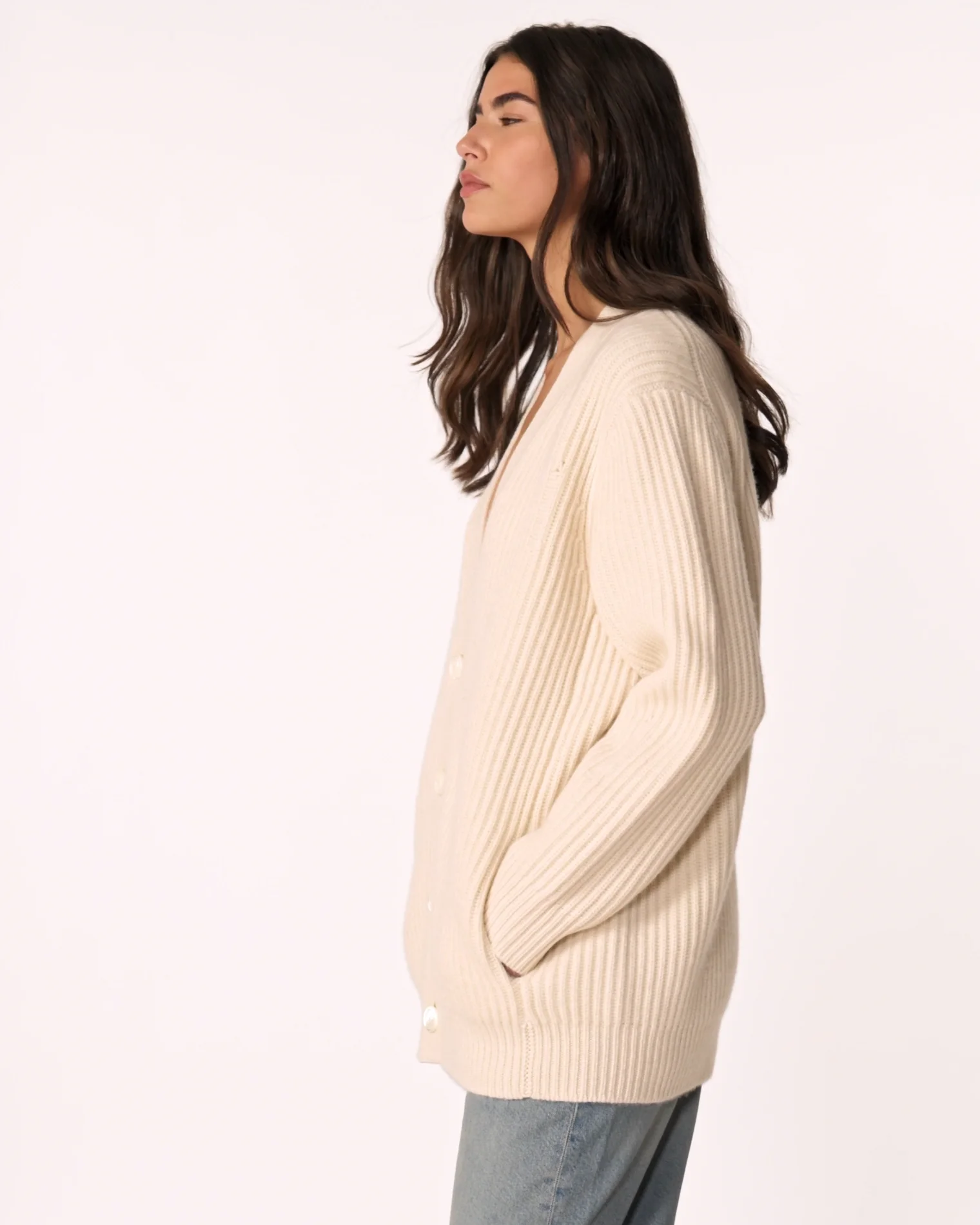 Oversized V-Neck Cashmere Cardigan, 6-threads White Oversized V-Neck Cashmere Cardigan, 6-threads White