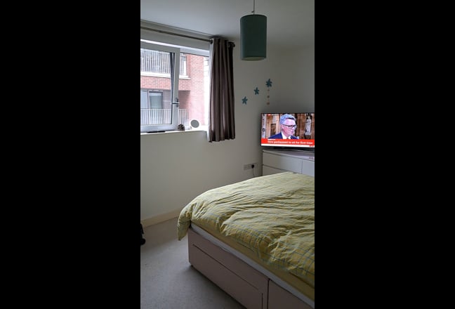 Fantastic Double Room Available for Professional Main Photo