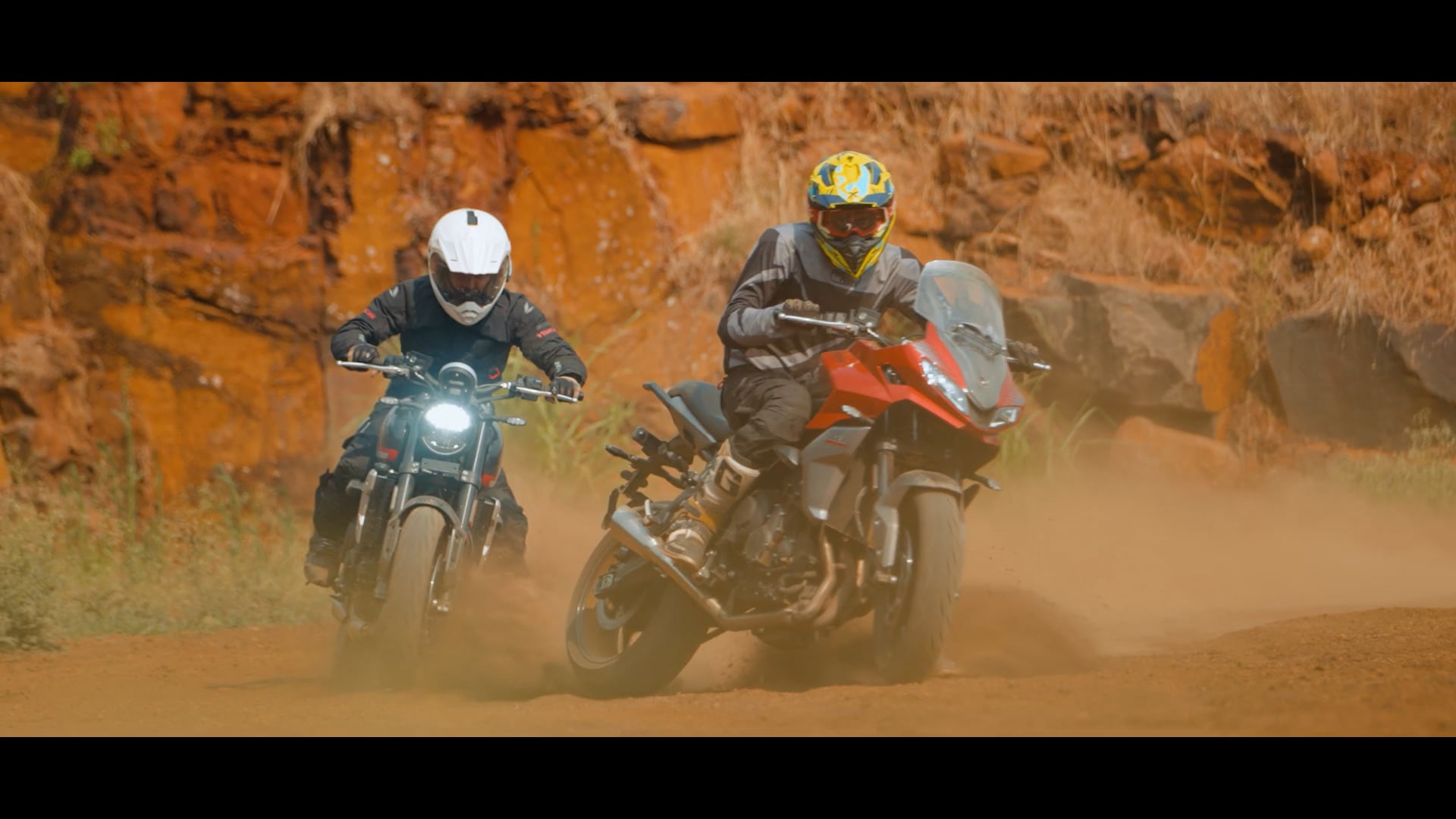 Triumph Tiger 660 & Trident