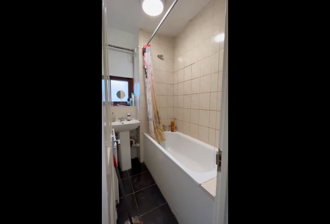 Entire 4-Bed Flat – Suits Group | Kennington SE11 Main Photo
