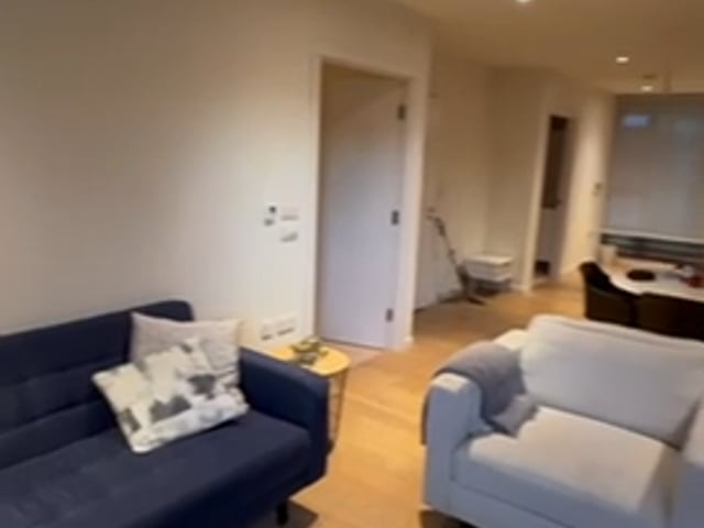 Lovely Room in luxury flat  Main Photo