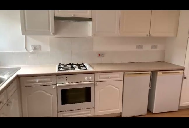 One ensuite bedroom with living space to lodge  Main Photo