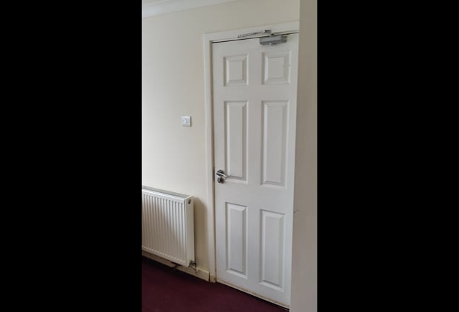 Double room Near Shops & Industrial Area Main Photo