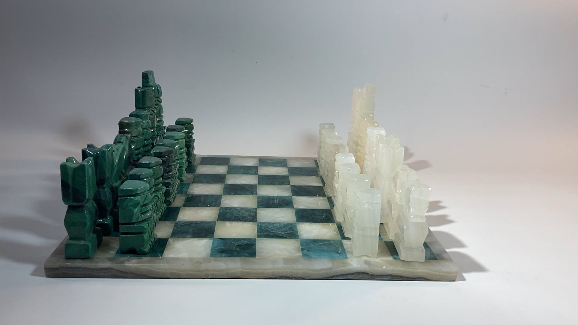 Jeu d'échecs fait main JT en marbre blanc et vert onyx - 30 cm - Canada